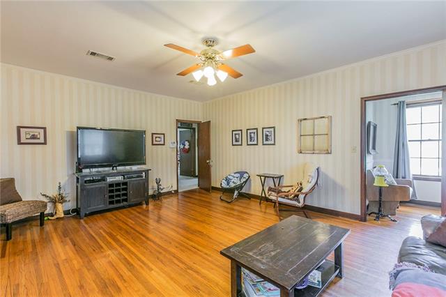 211 SW 3rd St, Kerens, TX 75144