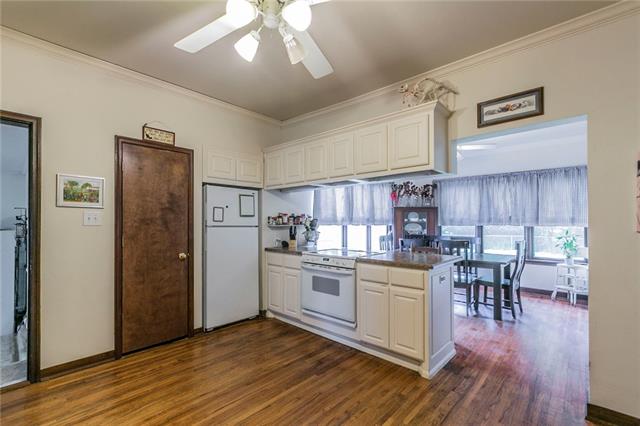 211 SW 3rd St, Kerens, TX 75144