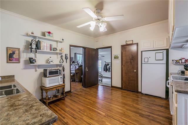 211 SW 3rd St, Kerens, TX 75144