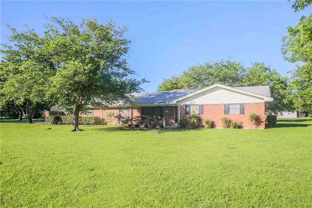 301 Logan Drive, Kerens, TX 75144