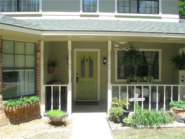 410 Twin Lakes Drive, Waxahachie, TX 75165