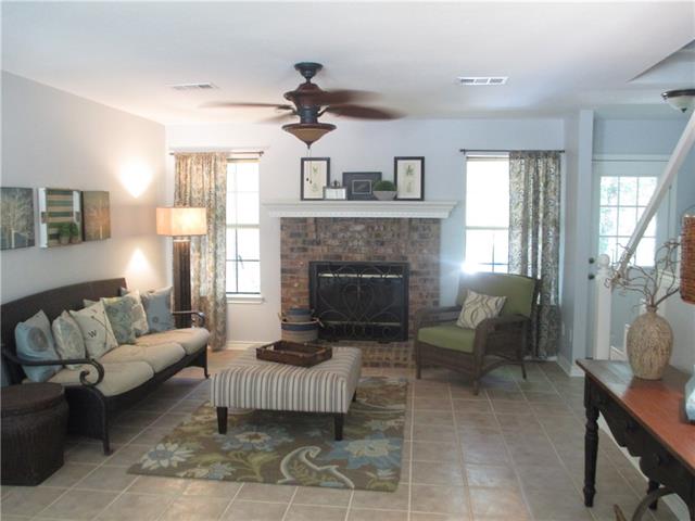 410 Twin Lakes Drive, Waxahachie, TX 75165