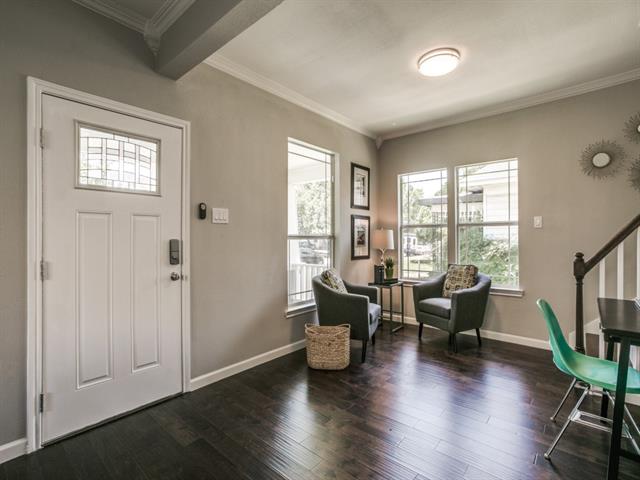 527 S Clinton Avenue, Dallas, TX 75208