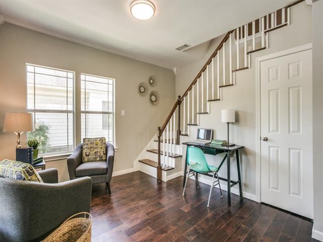 527 S Clinton Avenue, Dallas, TX 75208