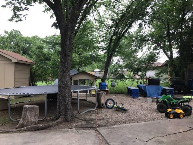 8138 Burroaks Circle, Dallas, TX 75217