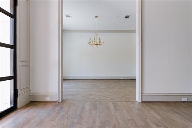 6517 Prestonshire Lane, Dallas, TX 75225