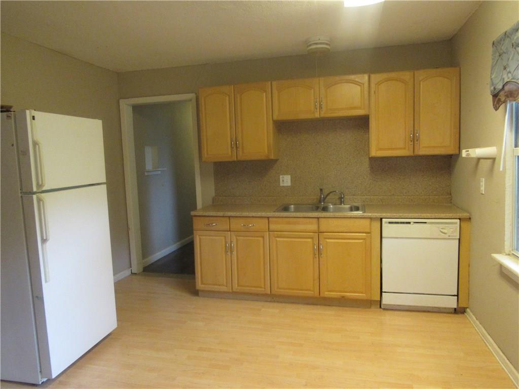 2124 Fenwick DR, Dallas, TX 75228