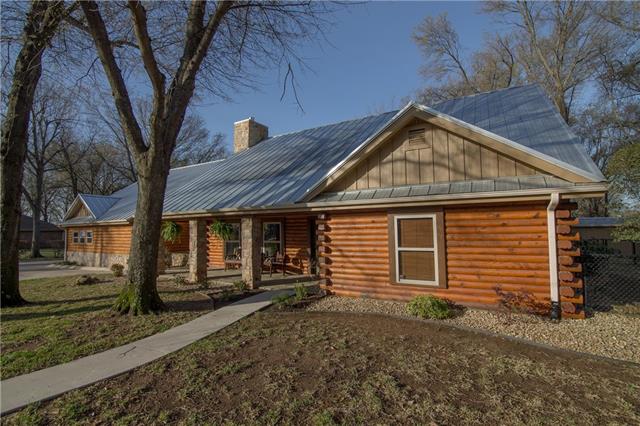 2606 N Shore Drive, Bonham, TX 75418