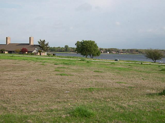 2000 Lake Side, Bonham, TX 75418