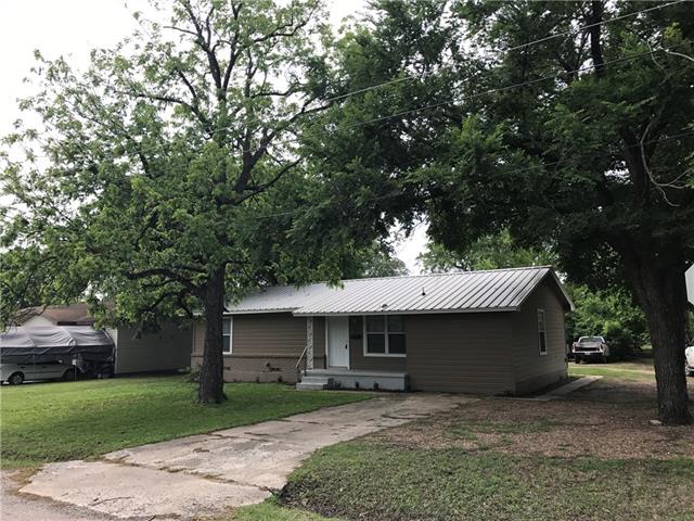 925 W 11th Street, Bonham, TX 75418