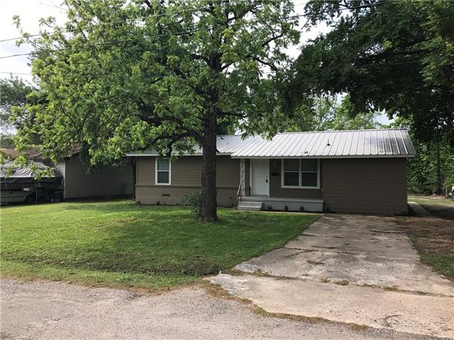 925 W 11th Street, Bonham, TX 75418
