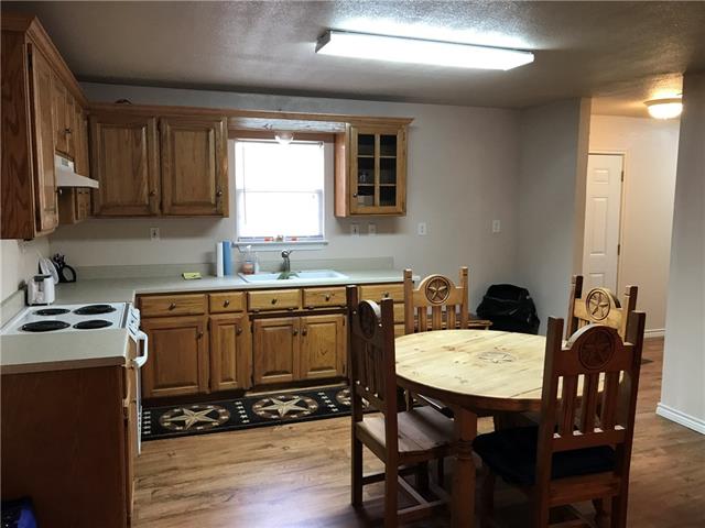925 W 11th Street, Bonham, TX 75418