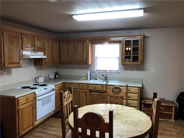 925 W 11th Street, Bonham, TX 75418