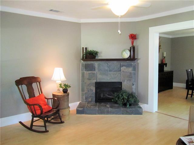 407 E Bois D Arc Street, Leonard, TX 75452
