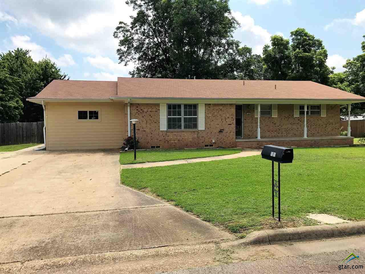 109 Magnolia St, Mt Vernon, TX 75457