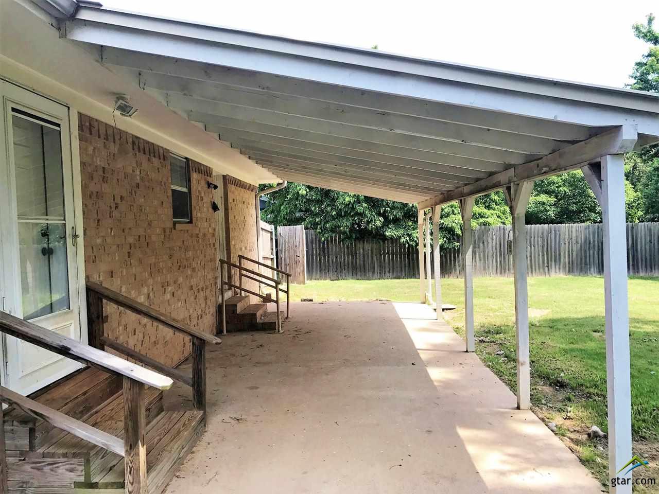 109 Magnolia St, Mt Vernon, TX 75457