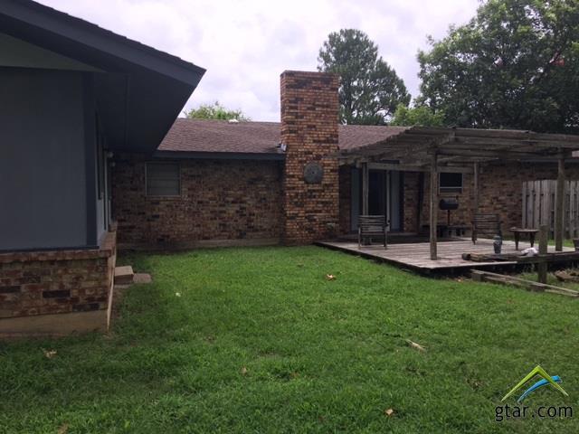 202 Mockingbird, Mt Vernon, TX 75457