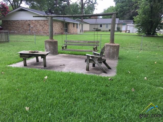 202 Mockingbird, Mt Vernon, TX 75457