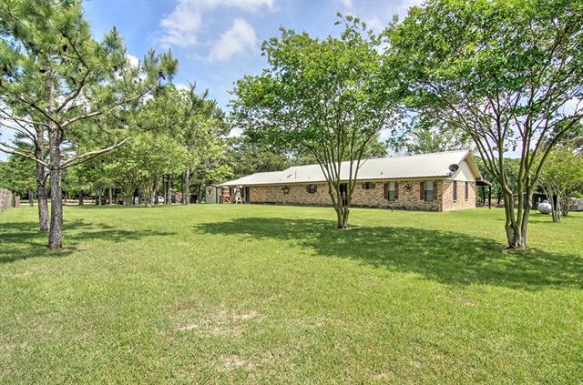 9445 County Road 2400, Quinlan, TX 75474