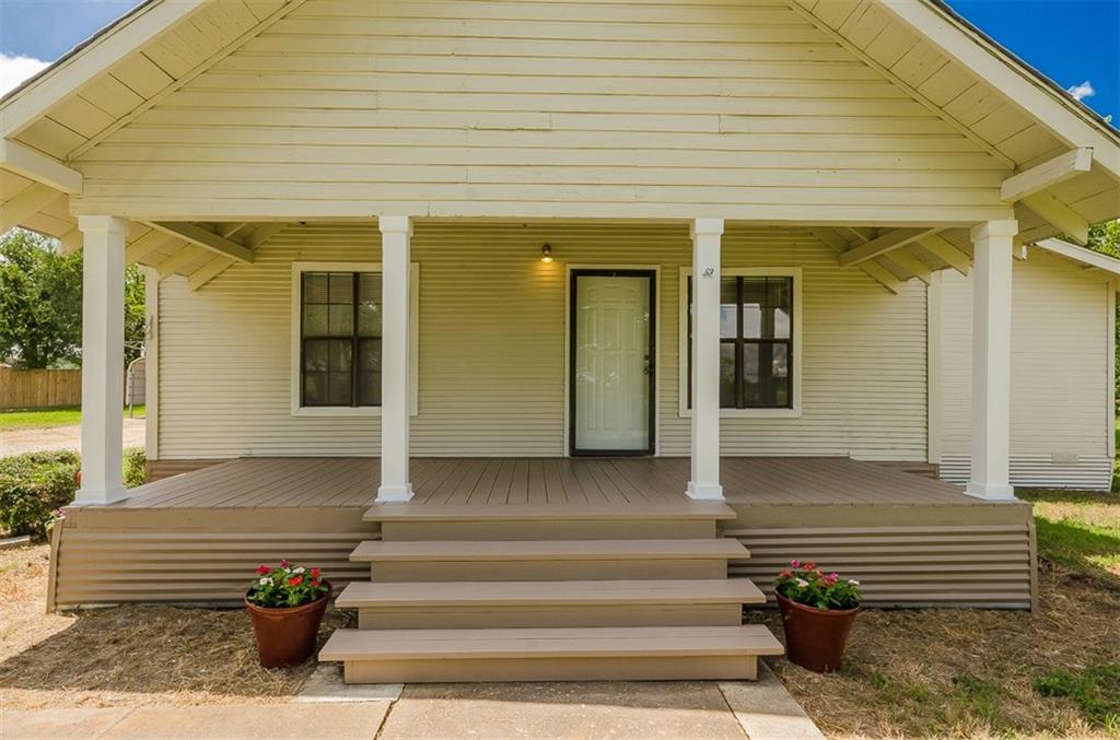 243 CR 1008, Wolfe City, TX 75496