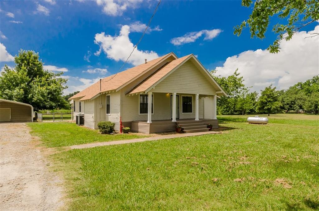 243 CR 1008, Wolfe City, TX 75496