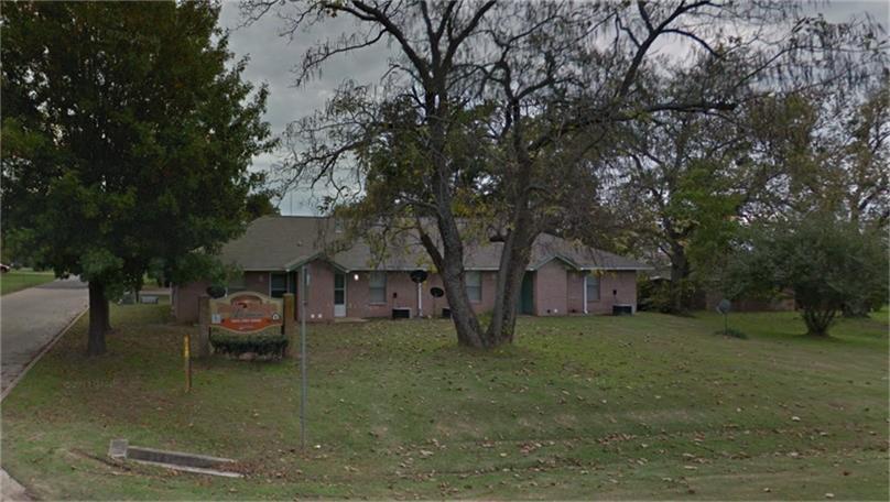 100 Village Circle, Yantis, TX 75497