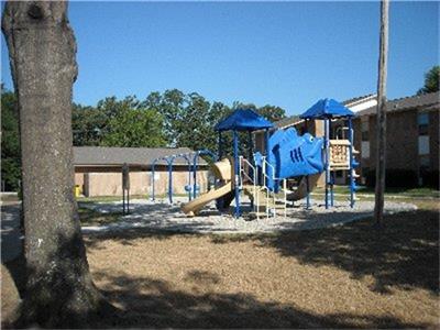 1304 W Avenue, Hooks, TX 75561
