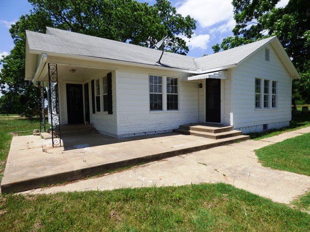 5204 W Hwy 49, Omaha, TX 75571