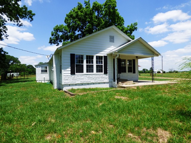 5204 W Hwy 49, Omaha, TX 75571