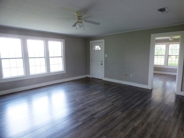 5204 W Hwy 49, Omaha, TX 75571