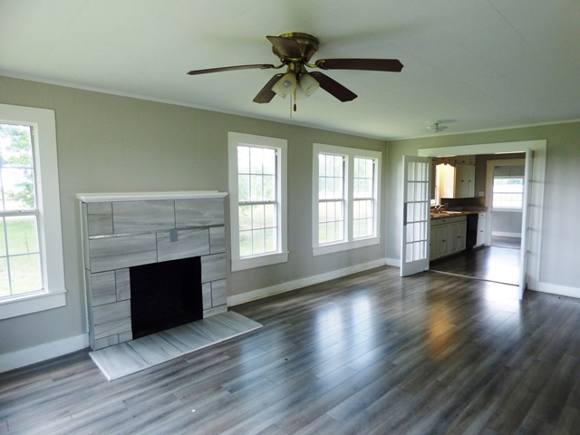 5204 W Hwy 49, Omaha, TX 75571