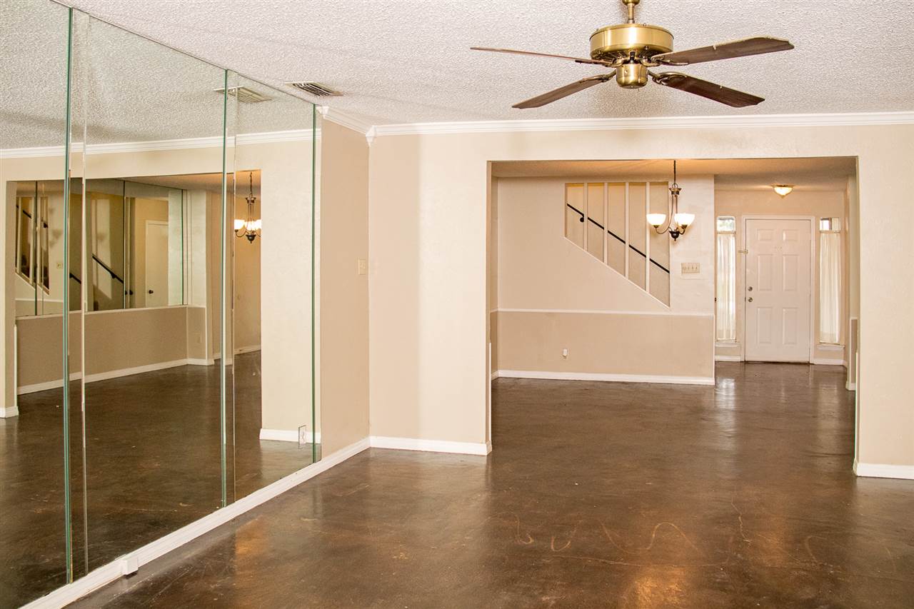 1103 Towne Lake Drive, Longview, TX 75601