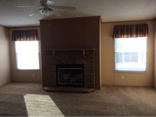 4695 Estes Pkwy