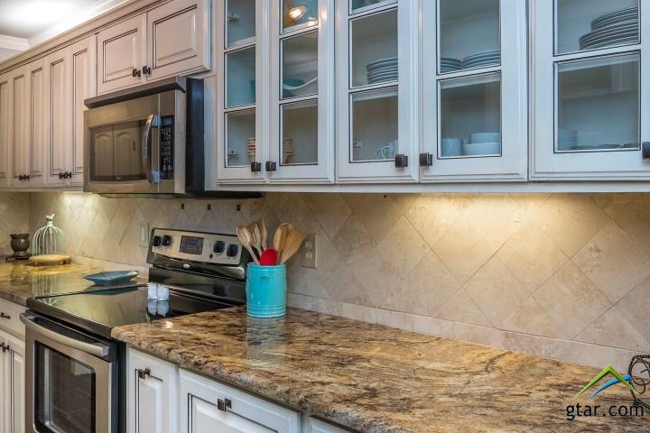 102 Meyers Rd, Longview, TX 75604