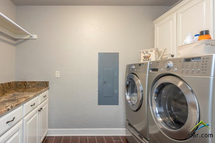 102 Meyers Rd, Longview, TX 75604