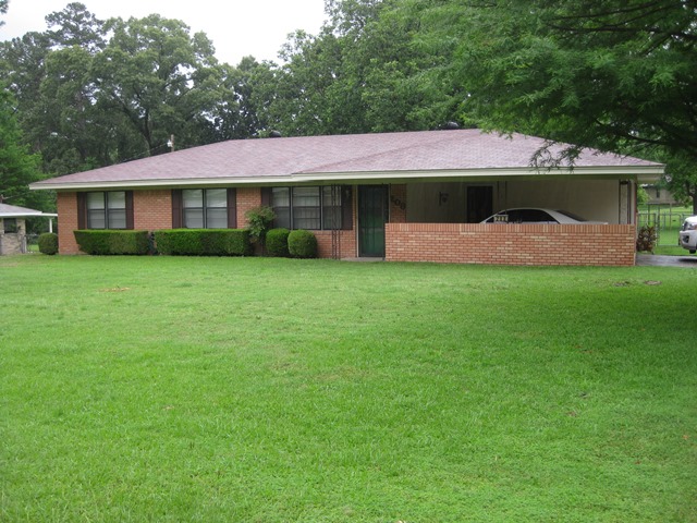 208 Parkway Lane, Gilmer, TX 75644