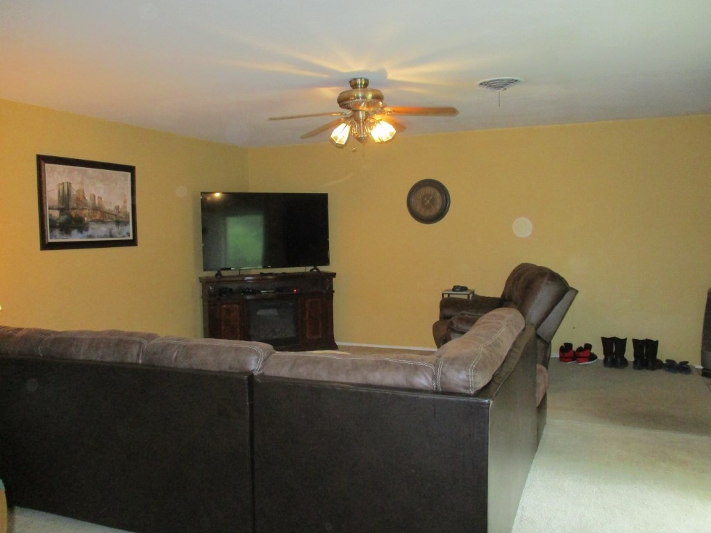 3401 INDIAN SPRINGS DR, Marshall, TX 75672
