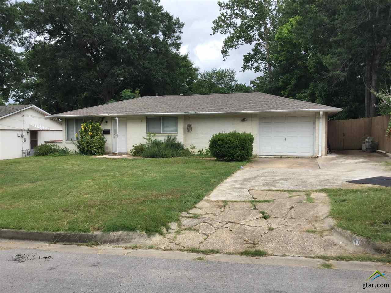 2419 Devine, Tyler, TX 75701