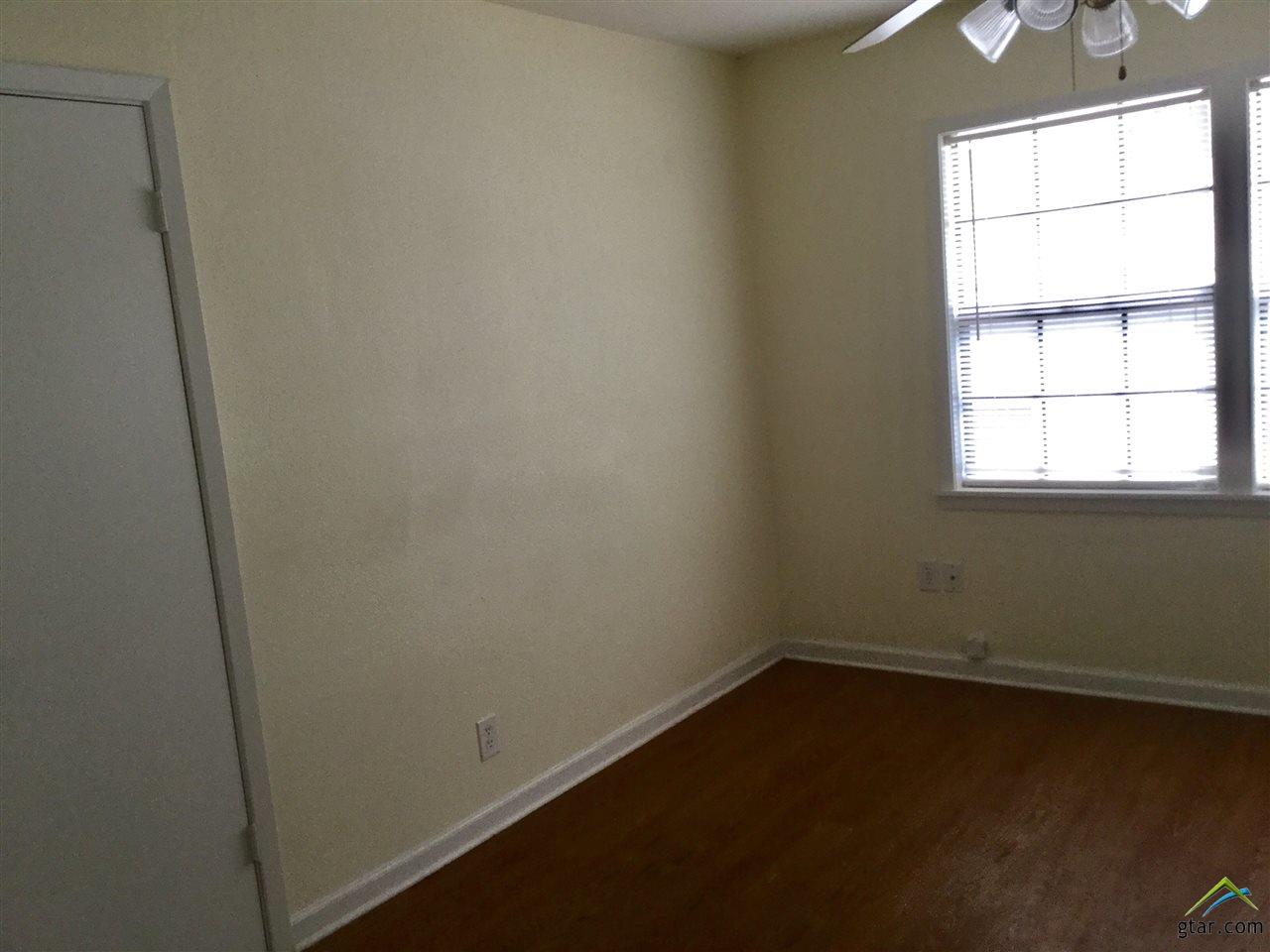 210 S lyons, Tyler, TX 75701