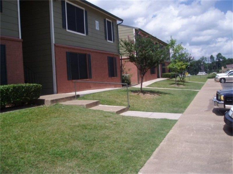 1007 NNW Loop 323, Tyler, TX 75702