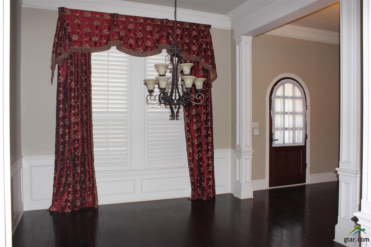 1990 Dueling Oaks, Tyler, TX 75703