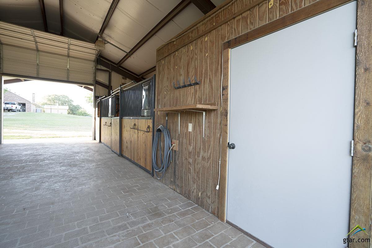 13004 FM 2010, Chandler, TX 75758