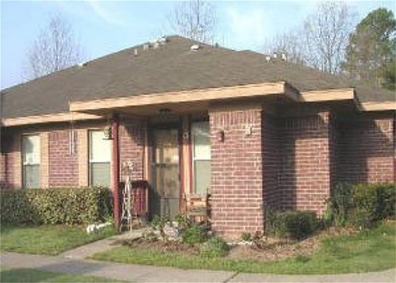 1136 N Newsom Street, Mineola, TX 75773