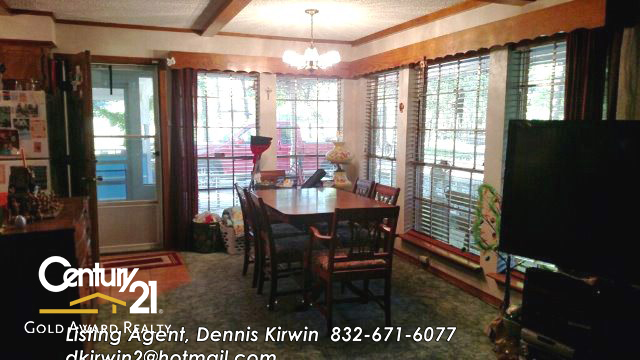 6205 Anderson County Road 153, Palestine, TX 75801