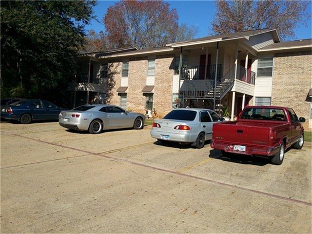 1600 E Murchison, Palestine, TX 75801