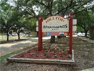 1911 E Murchison, Palestine, TX 75801