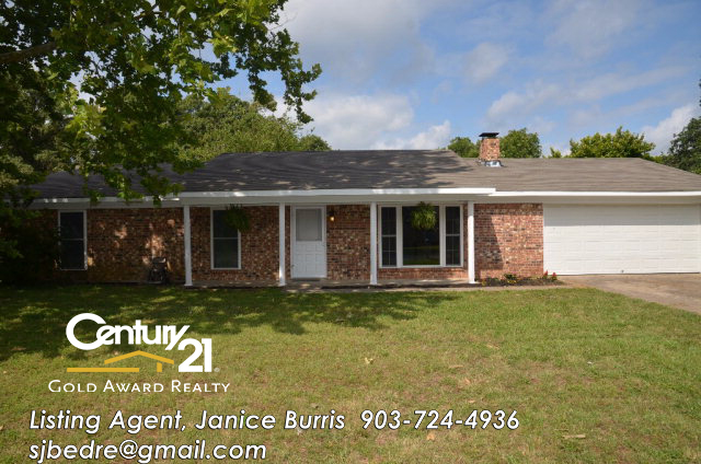 305 Ferguson, Palestine, TX 75803