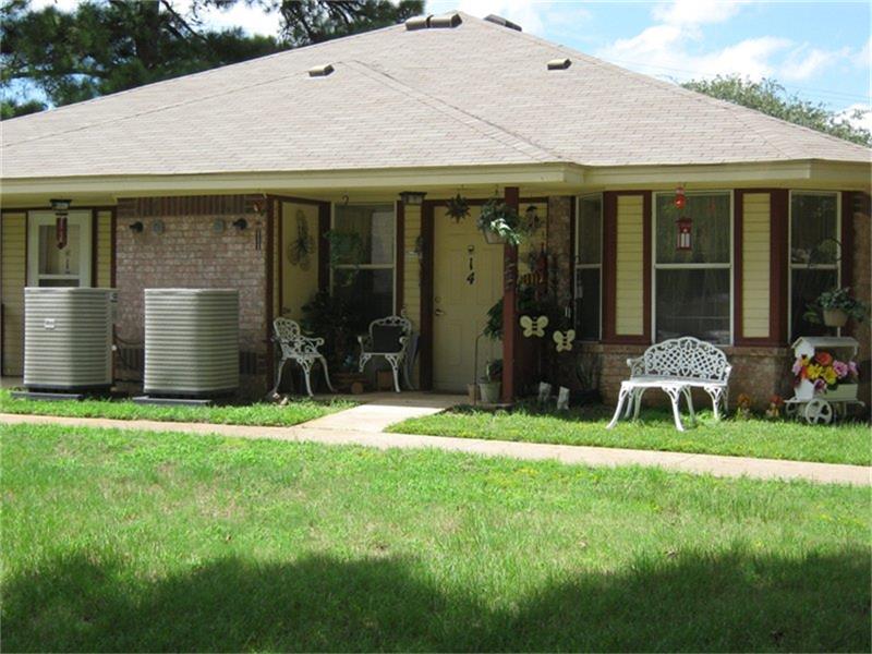 712 Gardner Drive, Palestine, TX 75803