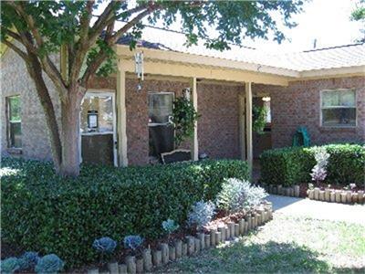 1700 N Jackson, Palestine, TX 75803