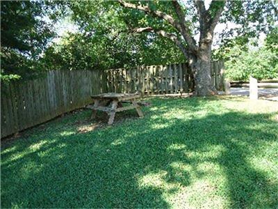 1700 N Jackson, Palestine, TX 75803